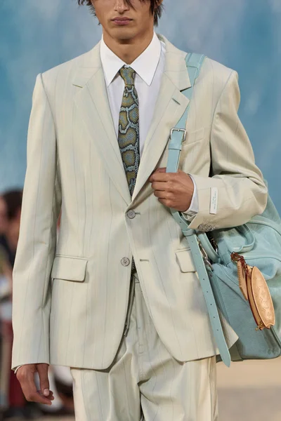 Look 147